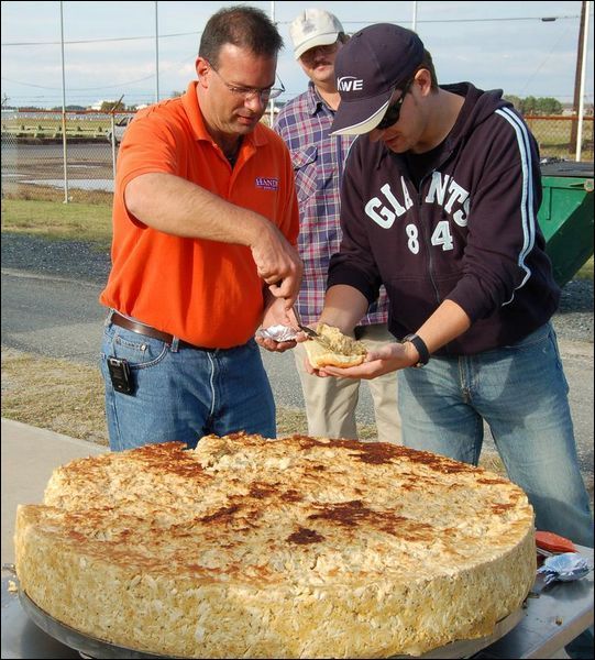 [largest-crab-cake-dover.jpg]