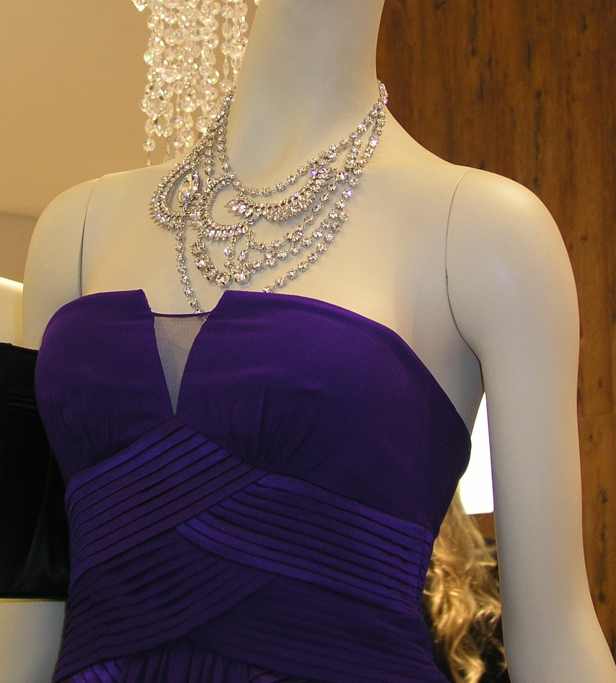 [bcbg+ice+neckalce.JPG]