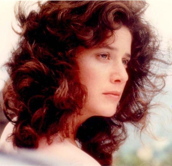 the passionate moviegoer: façade: Debra Winger
