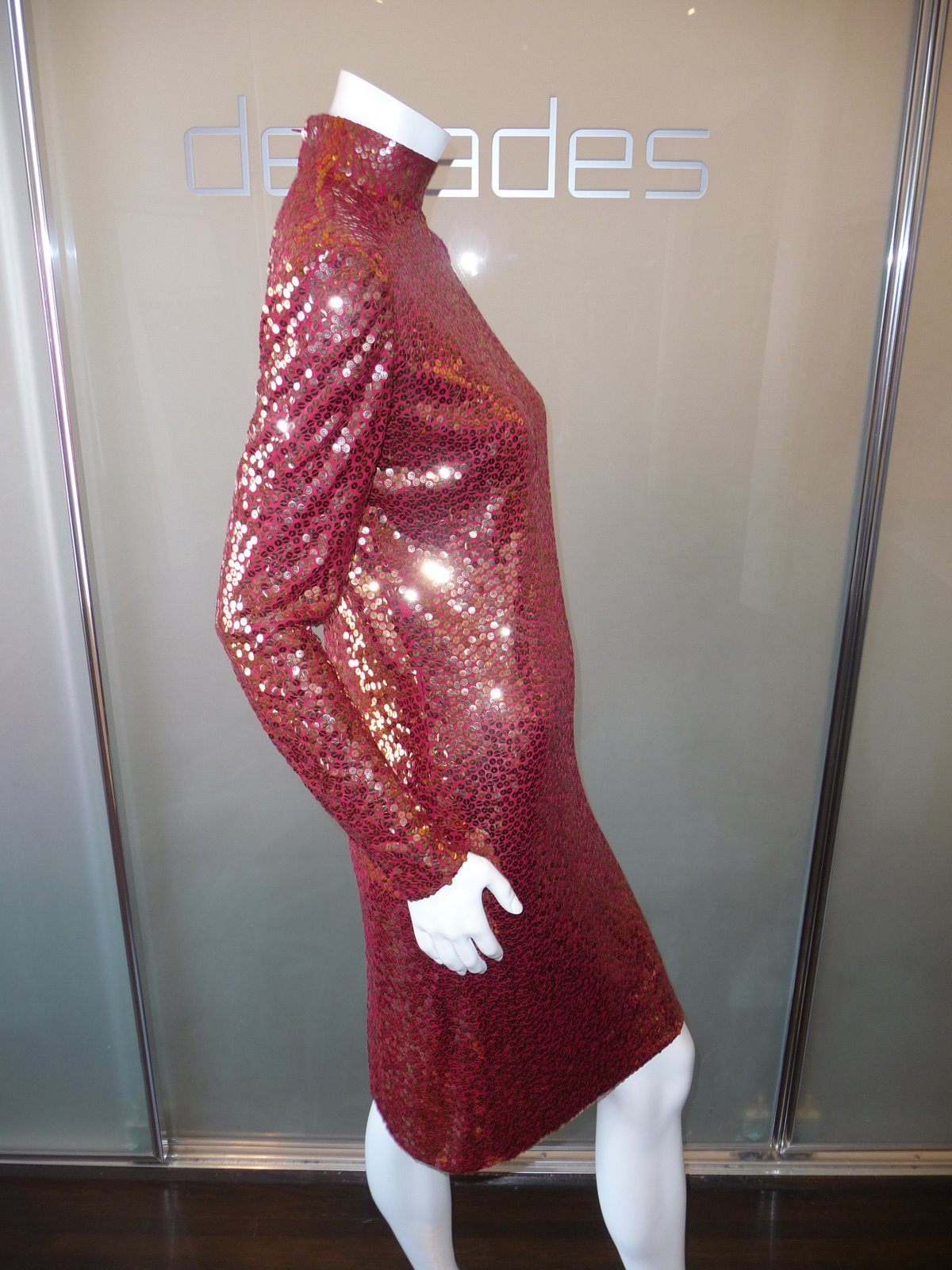 [NORMAN+NORELL+Copper+and+red+jersey+mermaid+gown+c.1960+side.JPG]