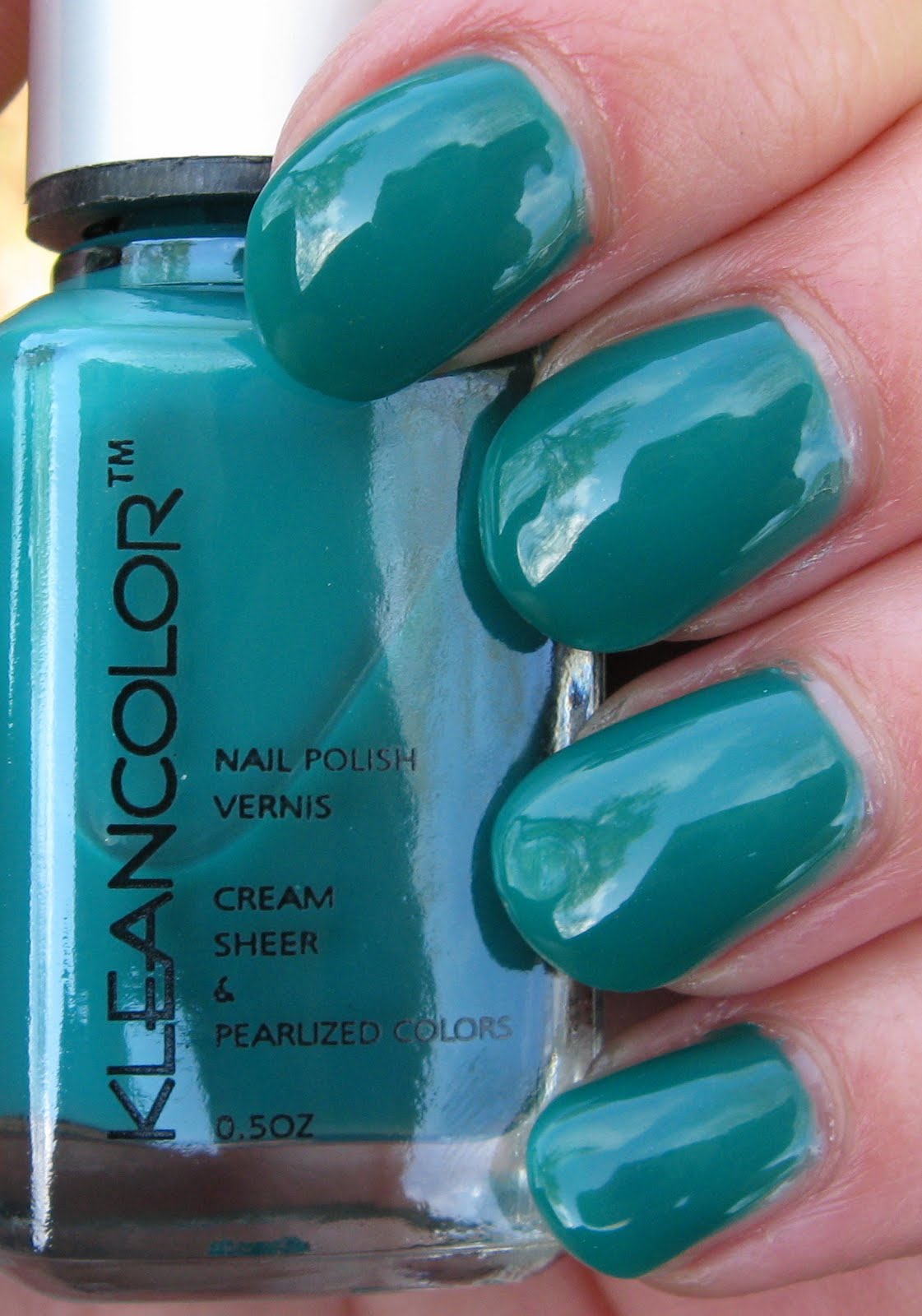Kleancolor: Black Glitter
