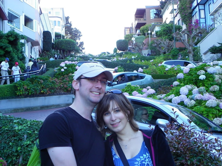 Floriane et Jonathan devant la rue Lombard - San Francisco