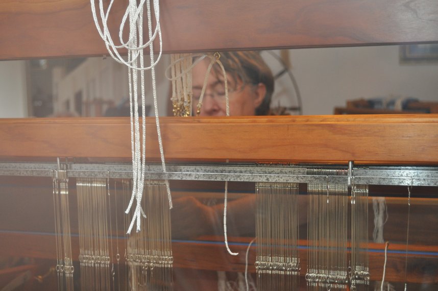 Debbi Ramblings: The Loom Comes Alive