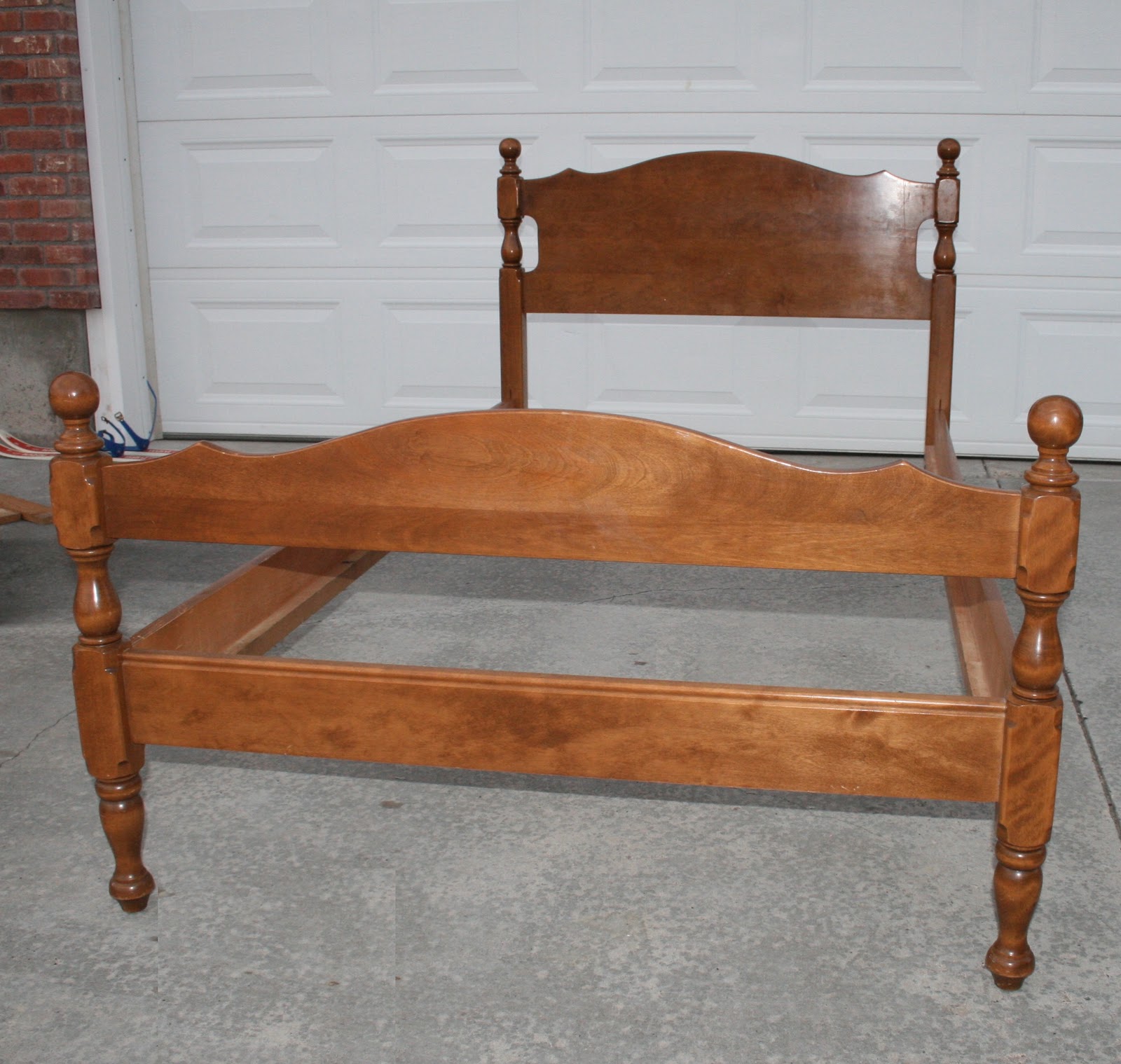 VIRTUAL GARAGE SALE 1960's Ethan Allen Maple & Birch "Nutmeg" Spindle