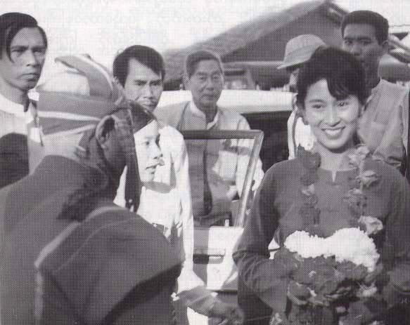 [karen+leaders+in+irrawaddy.jpg]