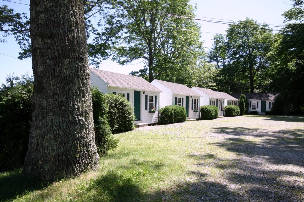 [cottages.JPG]