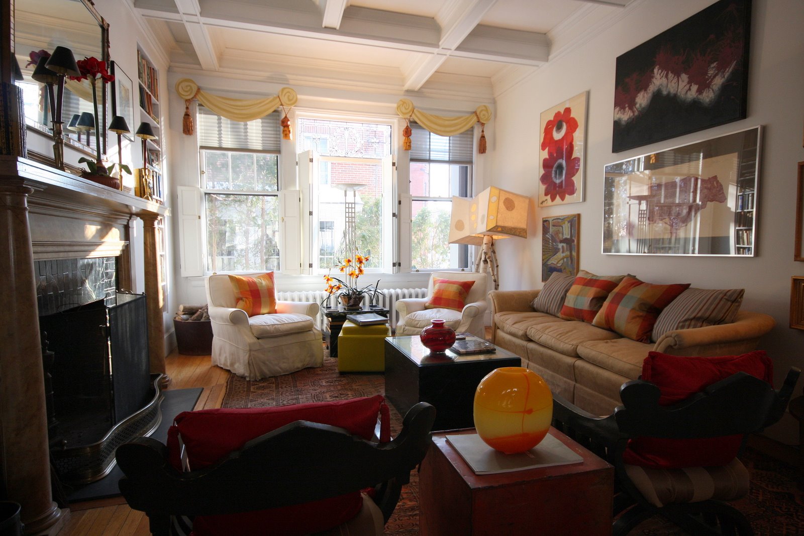 [Pom+living+room.JPG]