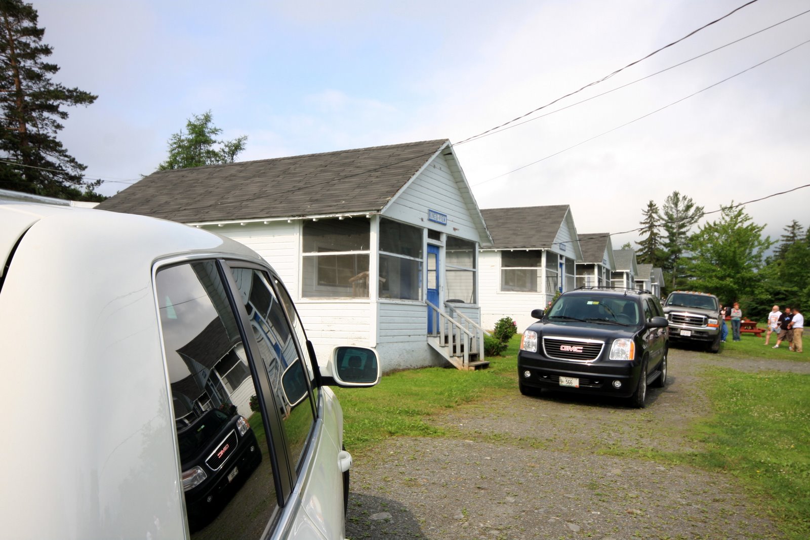 [the+cottages2.JPG]