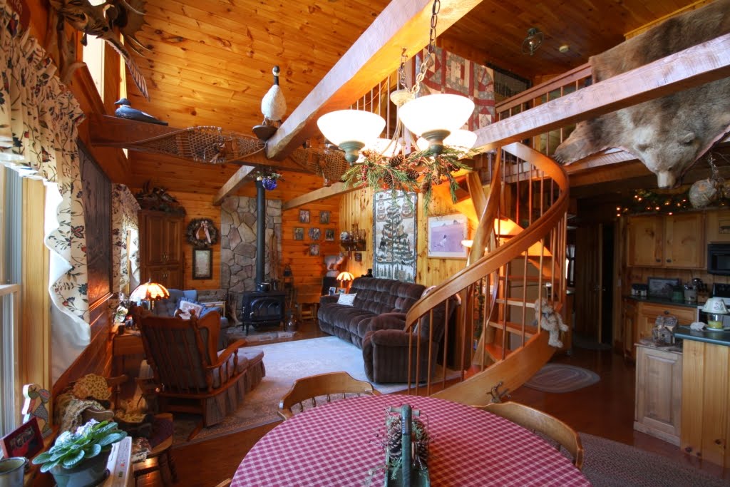 [owners+house+living+room+sm.JPG]