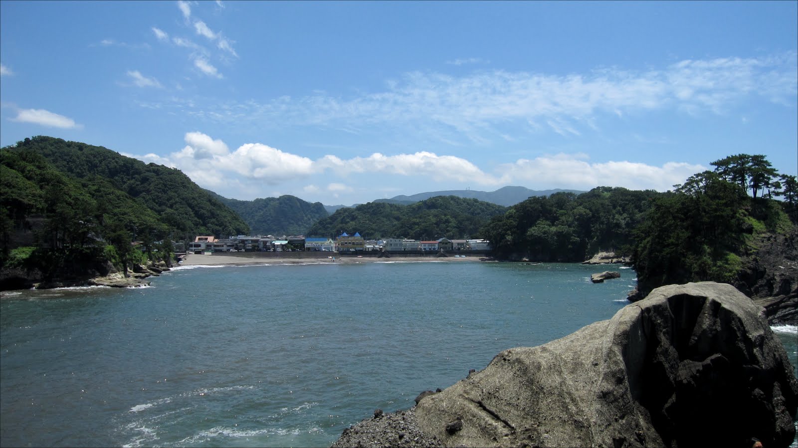 http://1.bp.blogspot.com/_9qM8ZM1U2gw/TDXTXG6NnjI/AAAAAAAACE4/JQeUlzh2mbY/s1600/izu3.jpg