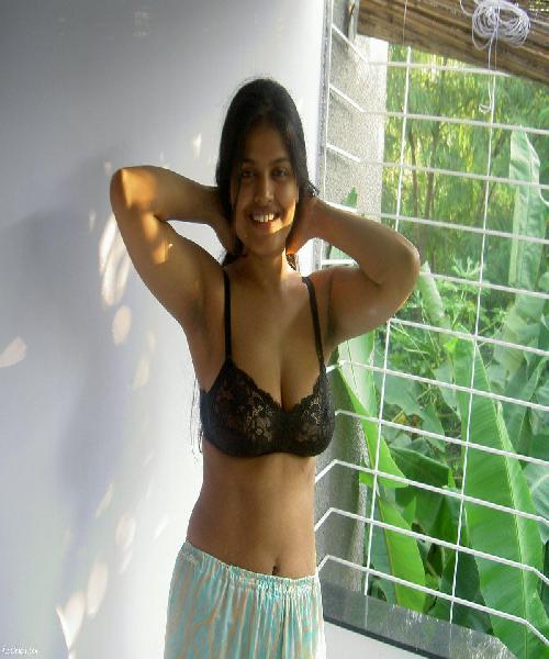 [158+hot+sexy+mallu+auntiy.JPG]