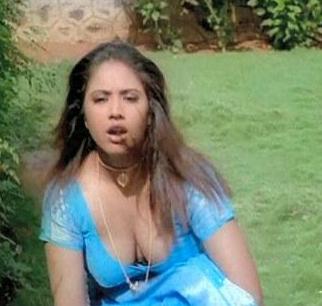 [81+hot+sexy+mallu+auntiy.JPG]