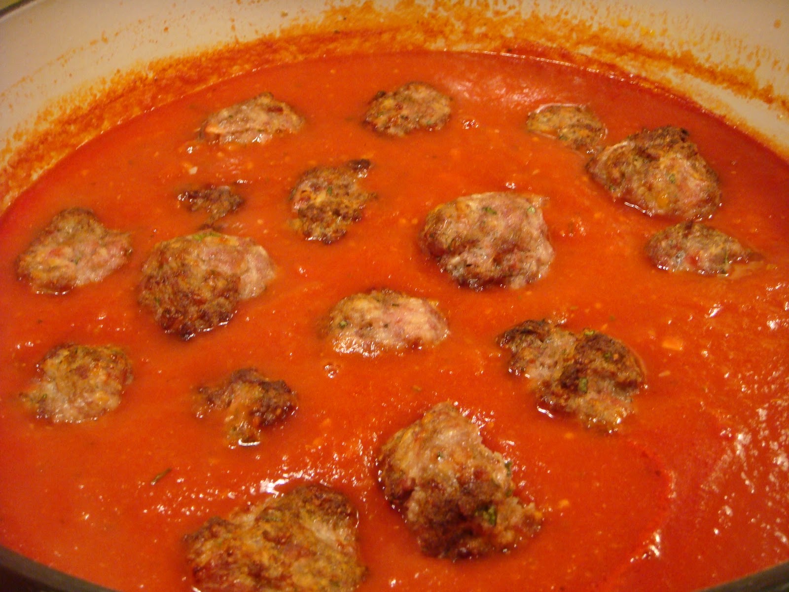 Delicious Dishings Classic Spaghetti And Meatballs For A Crowd Or