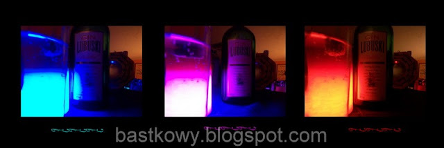 "Sekwencja trzech zdjęć przedstawiających drink w szklance, który zmienia kolor z niebieskiego, przez różowy, na czerwony, symbolizując przebieg nocy imprezowej.
