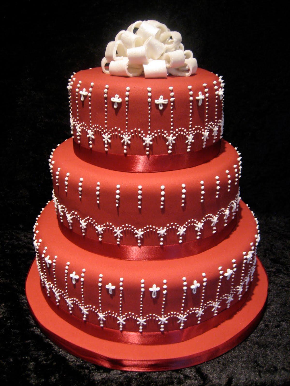 Red Wedding Cakes Pictures Red Wedding Cakes Pictures