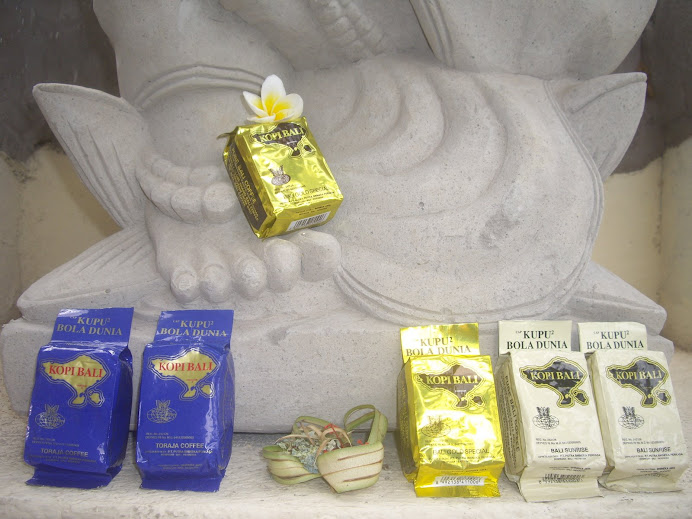 GOLD, BLUE, AND TAN ALUMINUM FOIL PACKS--GOOD THINGS FROM BALI COME IN SMALL PACKAGES