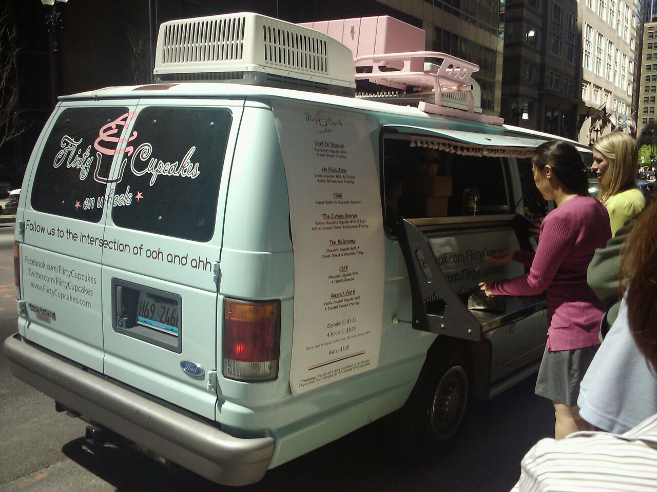 Cupcake Food Truck Chicago Cupcake Food Truck Chicago