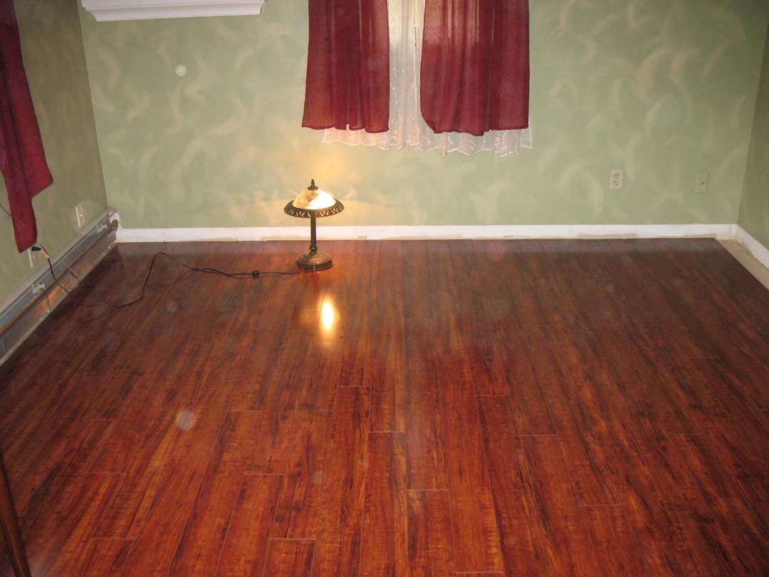 [living+room+floor.jpg]