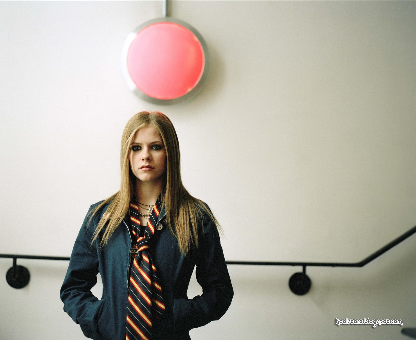 [Avril_Lavigne_Shoot_Pics_Koolstarz.blogspot.com+(2).jpg]