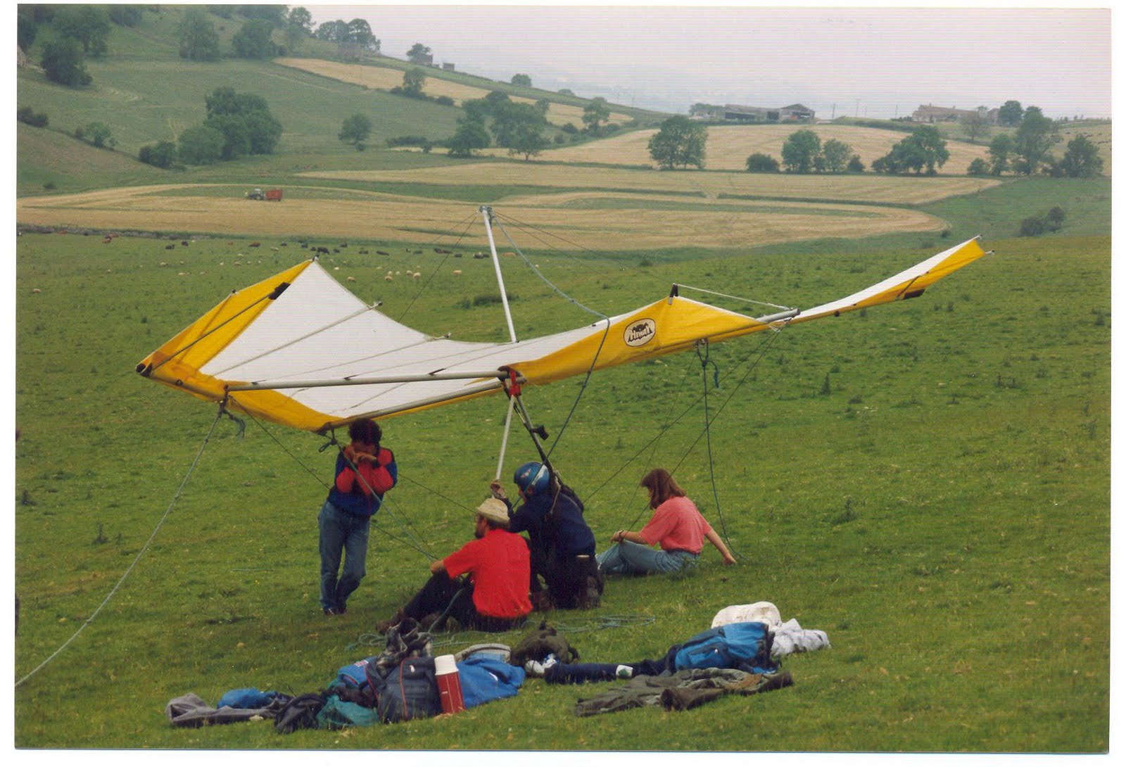 eightoneoneseven HANG GLIDING PHOTOS Training in the Peak