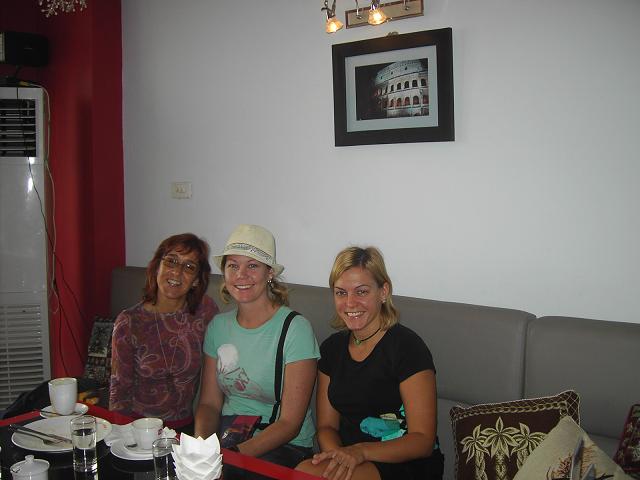 [PICT4093-Rachael+e+Martine.JPG]