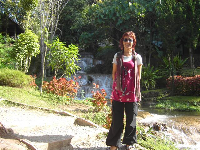 [PICT1740+(Small).JPG]