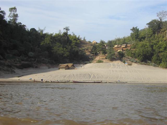 [PICT2688+(Small).JPG]