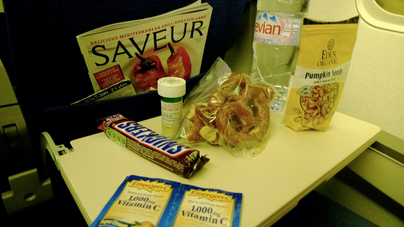 Bon Appétempt United Airlines' Snack Box