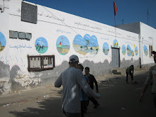 partie de foot devant l'école