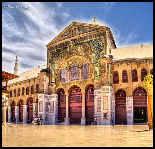 بنى الخليفة عمر بن عبدالعزيز الجامع الأموي في دمشق