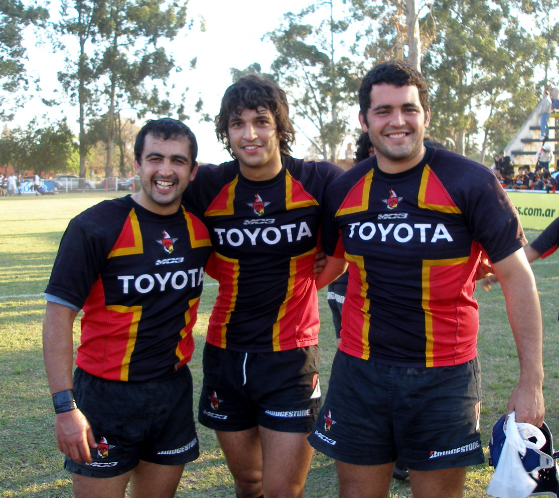 [Los+Rodríguez+abrazados.jpg]