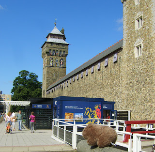 The Wombat peeks into Cardiff Castle