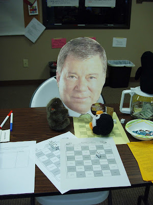 The Wombat assists in the worship of William Shatner
