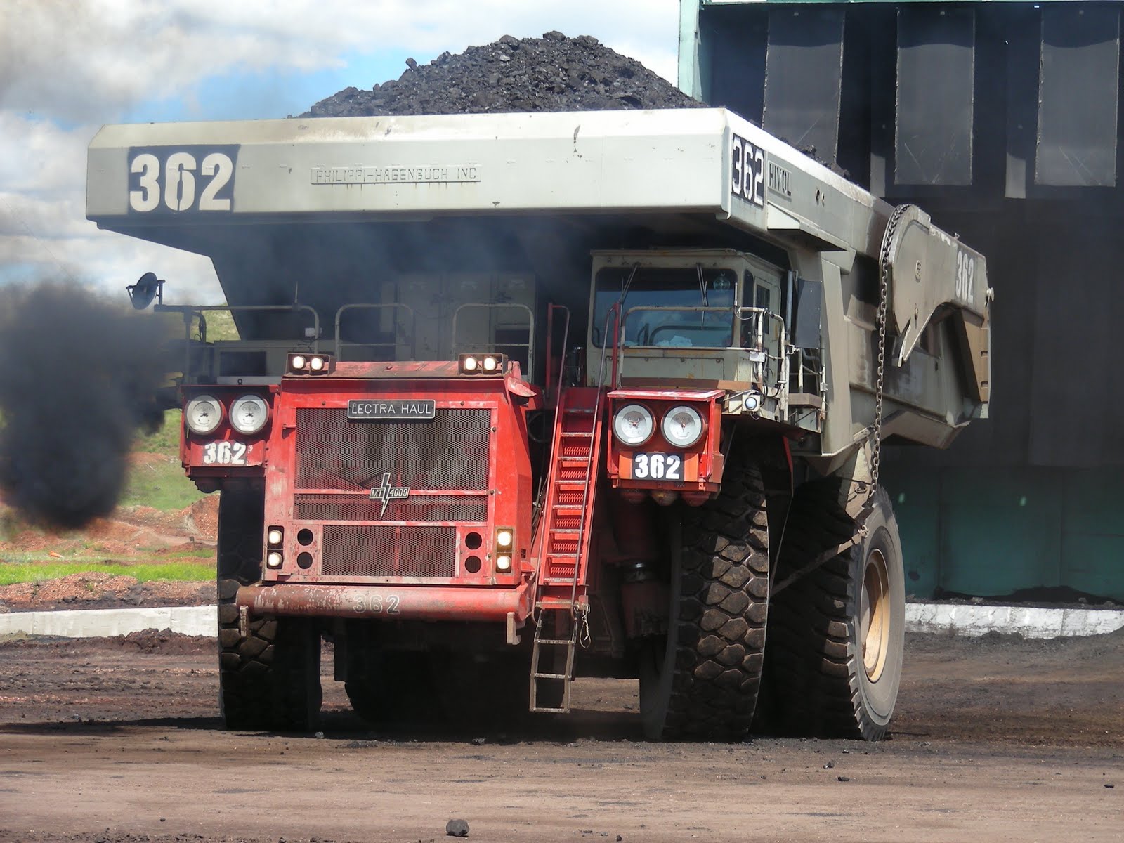 Trailer-Goddess: One of MANY coal trucks