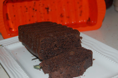 İNCİ İLE DÜNDEN BUGÜNE: Kakaolu Üzümlü Cevizli Kek