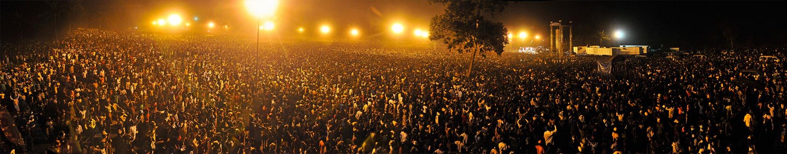 [Isokoland+Crowd+Jan+25+2009+Final+Day.jpg]