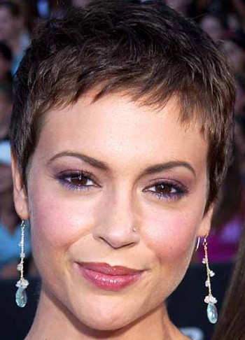 new short hairstyles for 2011 women. wallpaper short haircuts 2011