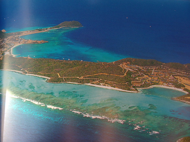 L'isola preferita: Canuan con il suo incredibile reef chilometrico
