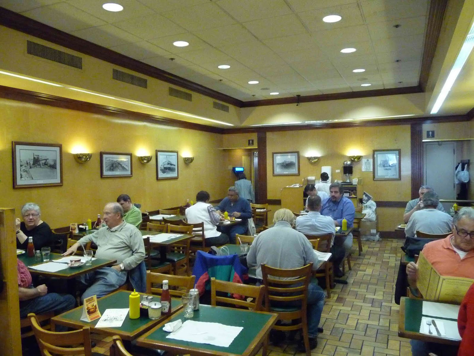 BEN'S BEST DELI e a t e r y R O W