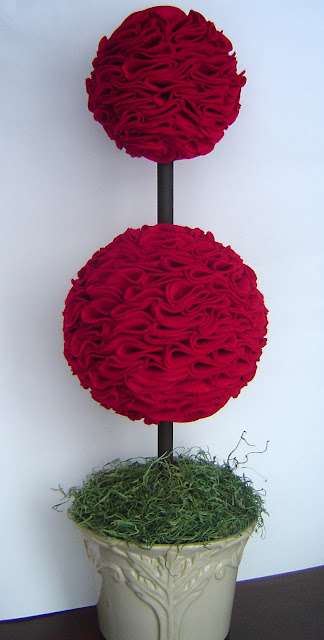 DoubleTopiary | Simple Valentine’s Day Décor: Felt Topiary | 11 |