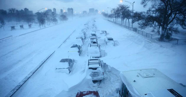 cars became stranded on Chicago's Lake Shore Drive during the blizzard.