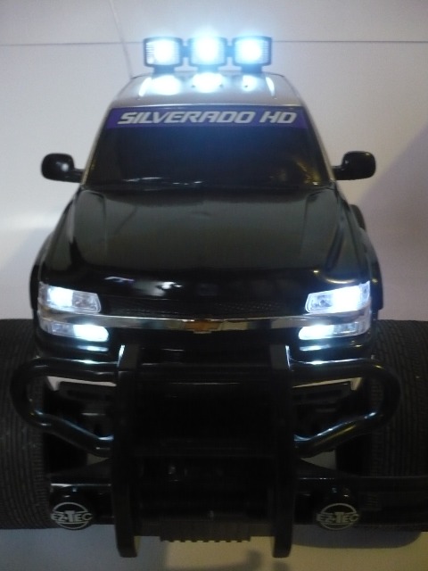 CHEVROLET SILVERADO escala 1:12