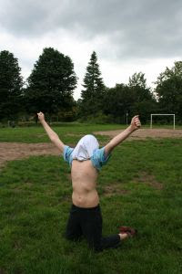 [img width=200 height=300]http://1.bp.blogspot.com/_AgPw4CeuAlY/SDPLcFZ_DBI/AAAAAAAAAFg/1V13WGib5i0/s400/817970_succes.jpg[/img]