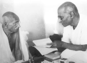 [Gandhi+with+C.Rajagopalachari.jpg]