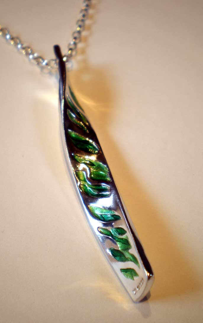 [leaf-twist-002.jpg]