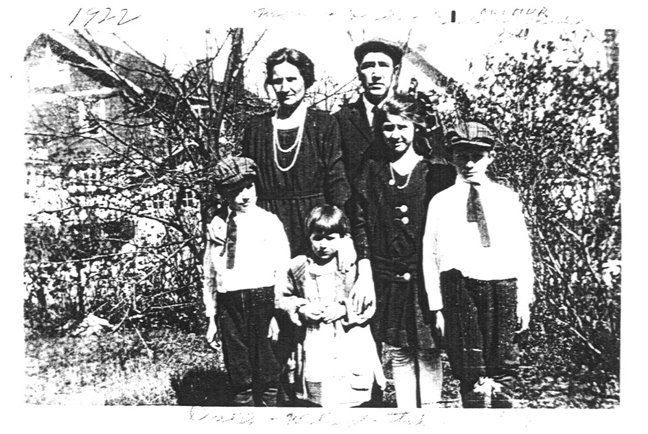 Professor & Wife Edna, Thelma 15, Arthur (LeRoy) 12, Dale 11 and Wilma 8