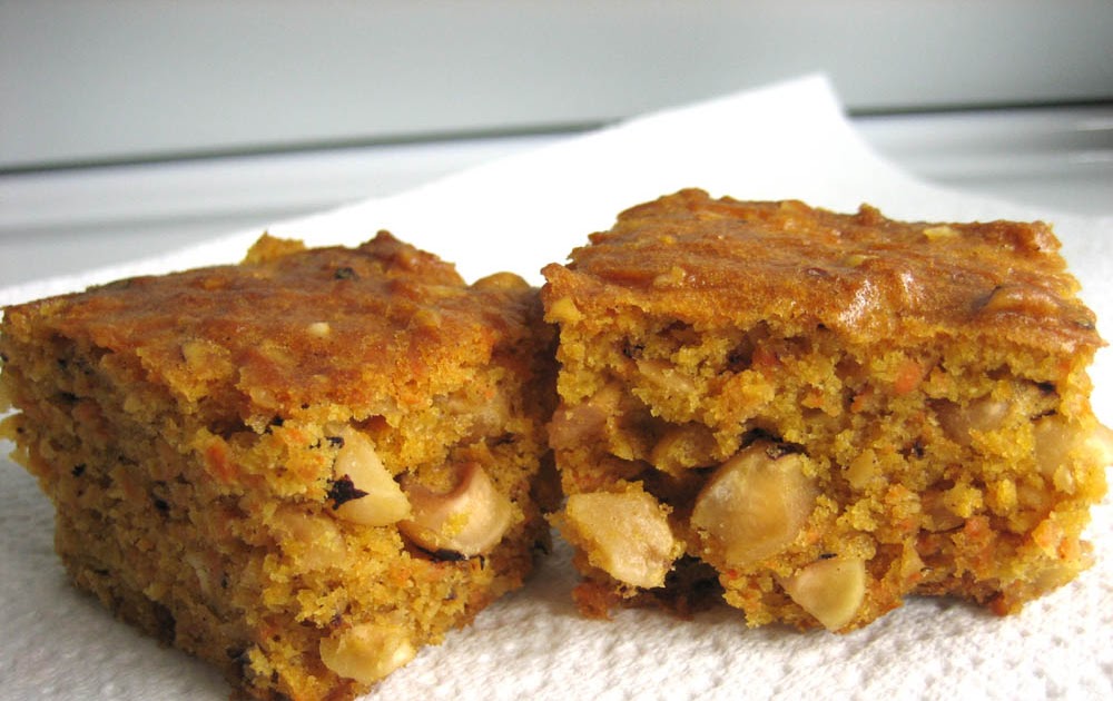 Christine Cooks Low(er) Glycemic Carrot Hazelnut Cake