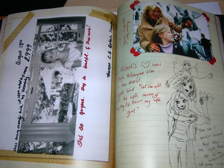 Dirt Blonde:::Nesse desenho de Love parece que ela fez o Kurt atraz como anjo da guarda delas...
