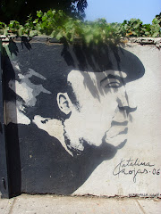 Street Art outside La Chascona
