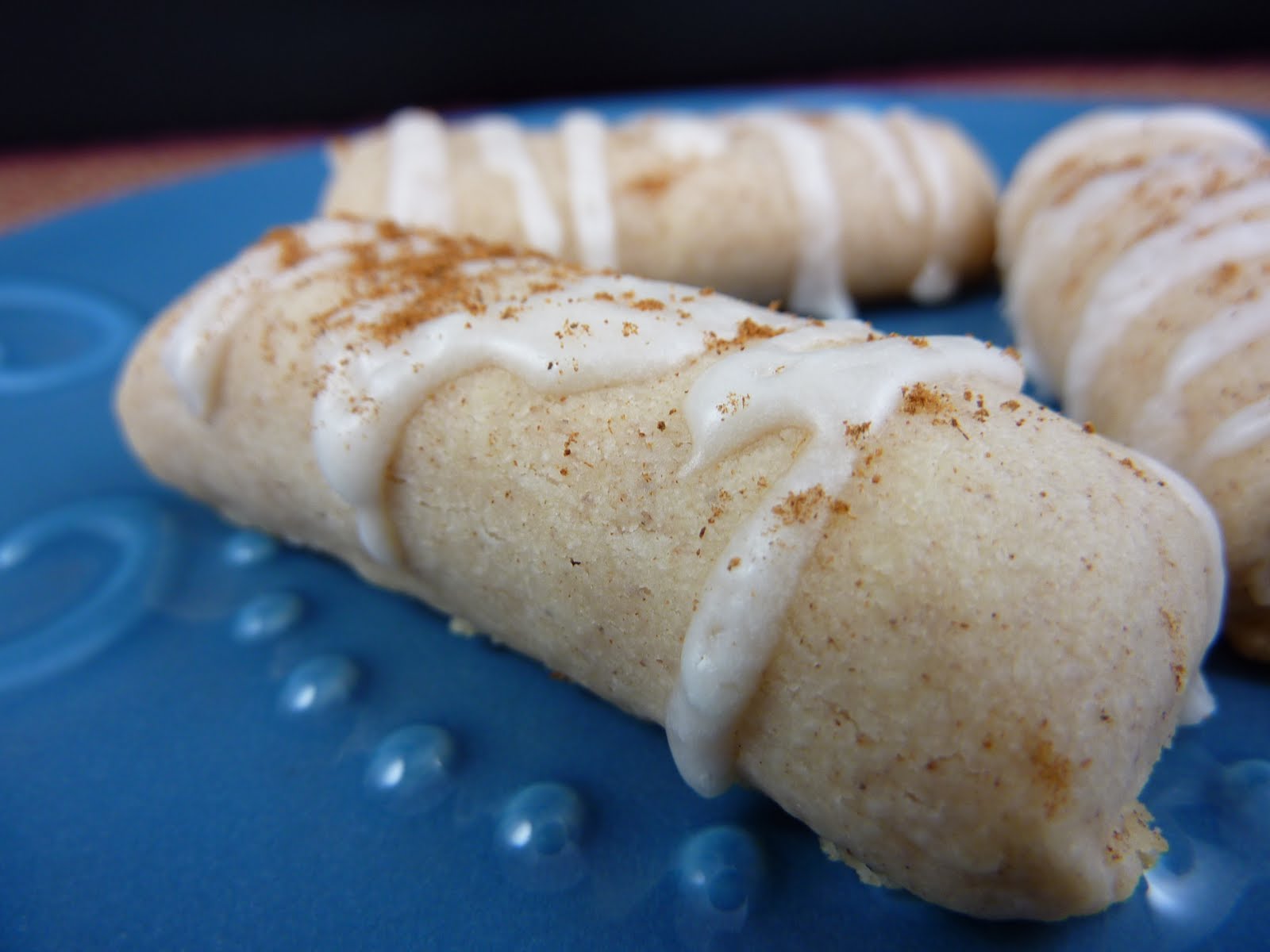 Cookies on Friday Glazed Cinnamon Logs